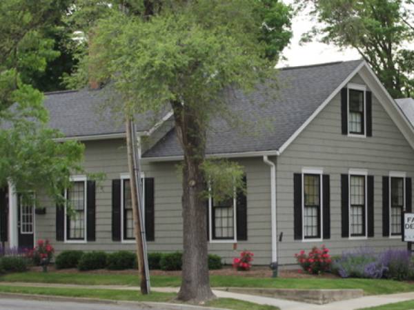 Robert L. Holloway, DDS