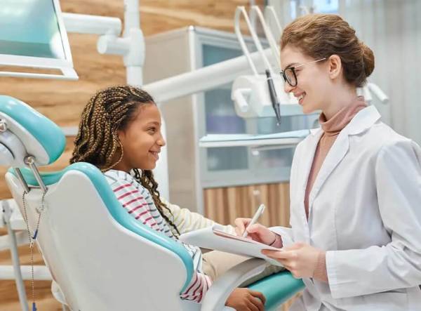 dentist-with-patient-at-hospital