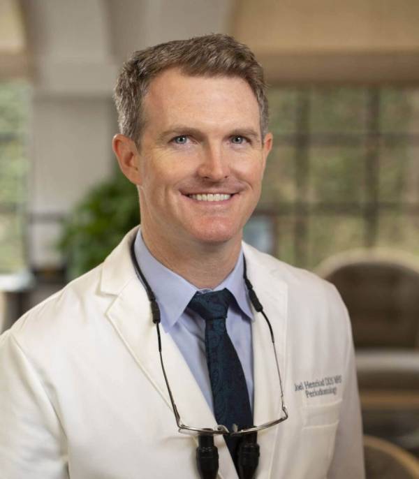 Dr.-Henriod-895×1024