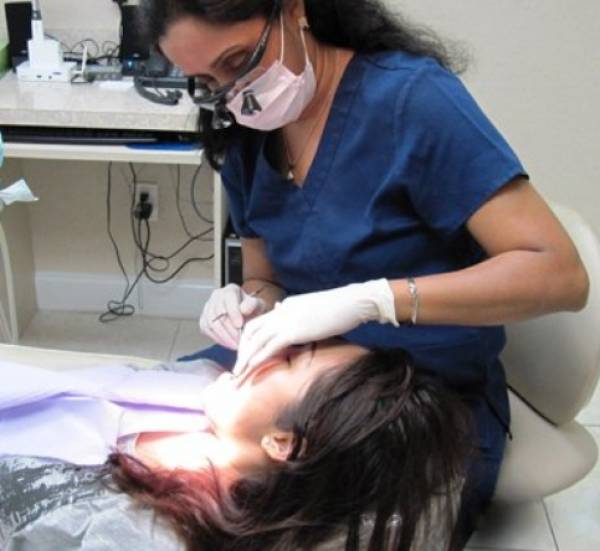 Dentist Clearwater – Tampa, FL  – Happy Smiles – Dr. Mamata Ponnaganti -1