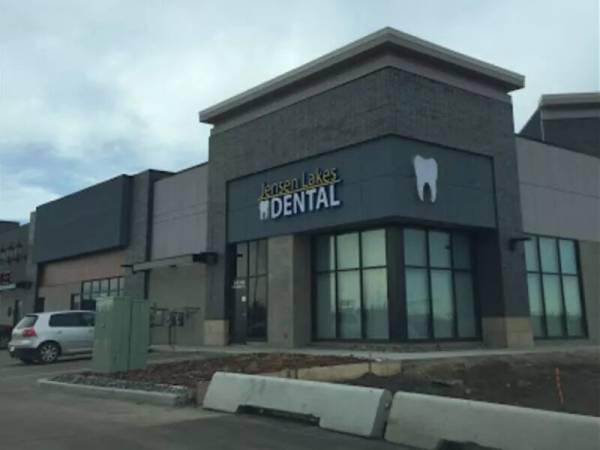 Jensen-Lakes-dental-office